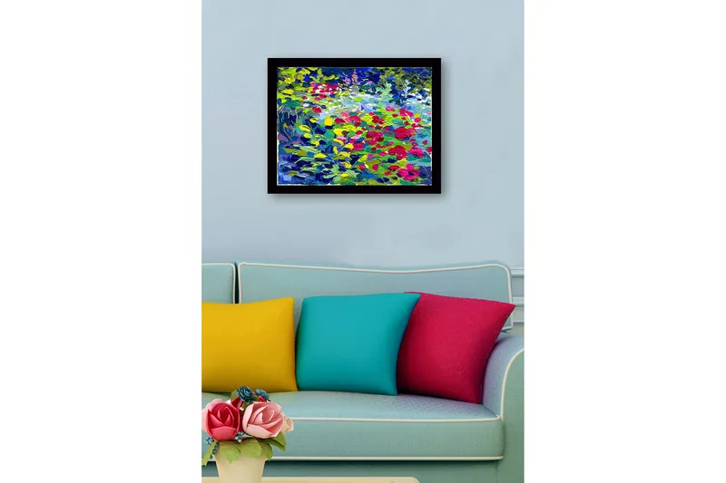 Indrammet lærredstryk i træ - 41x56 cm - Farverig blomstereng med roser og grønne blade - Grøn / Rød / Blå - Boligtilbehør - Billeder & kunst