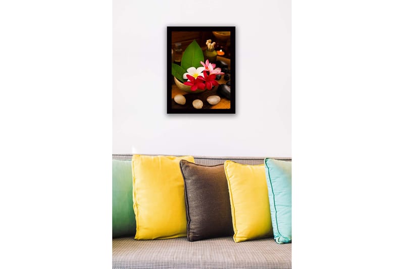 Indrammet lærredstryk i træ - 41x56 cm - Farverig buket blomster i en skål - Rød / Hvid / Grøn - Boligtilbehør - Billeder & kunst