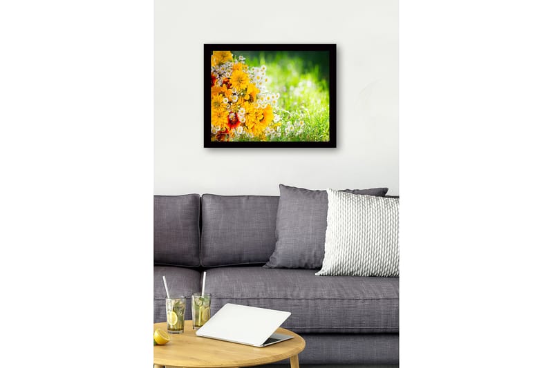 Indrammet lærredstryk i træ - 41x56 cm - Farverig buket blomster i gul og hvid - Gul / Hvid - Boligtilbehør - Billeder & kunst