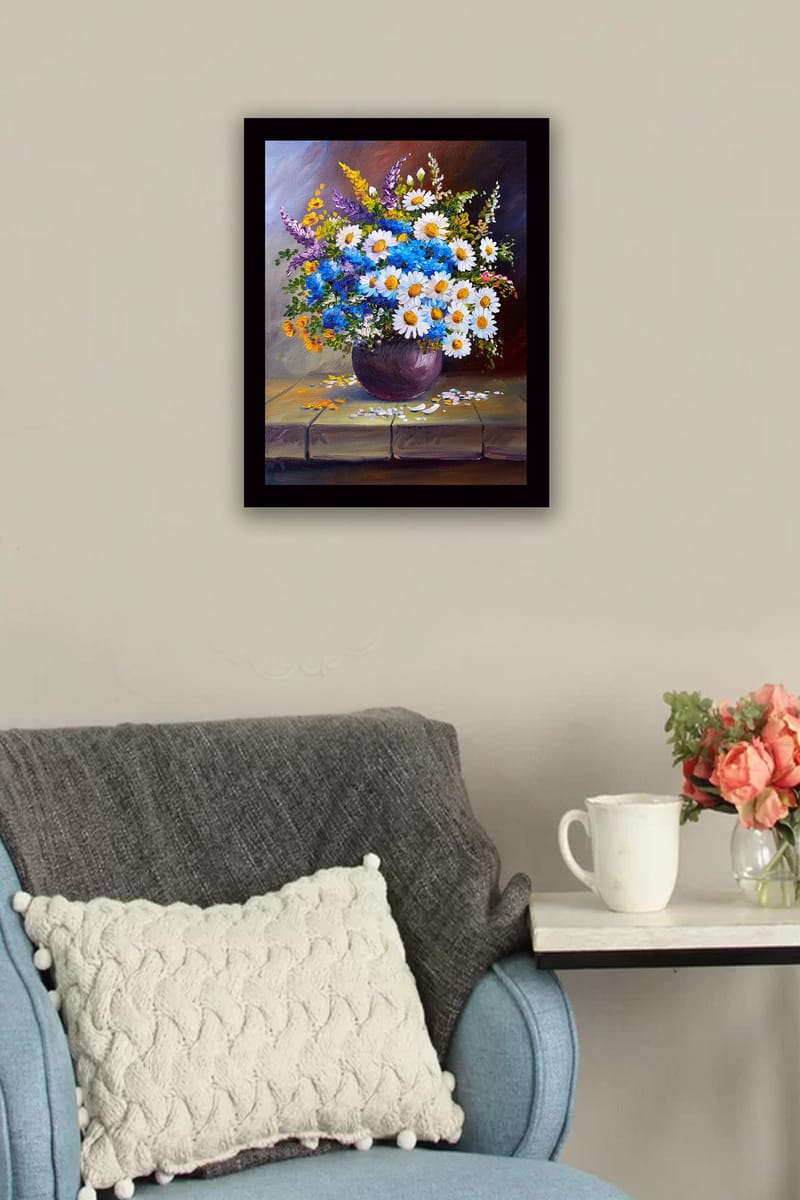 Indrammet lærredstryk i træ - 41x56 cm - Farverig buket blomster i vase - Blå / Hvid / Gul - Boligtilbehør - Billeder & kunst