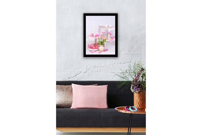 Indrammet lærredstryk i træ - 41x56 cm - Farverig buket tulipaner i vase - Lyserød / Grøn / Beige - Boligtilbehør - Billeder & kunst