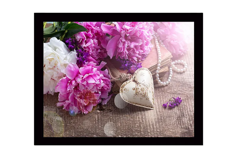 Indrammet lærredstryk i træ - 41x56 cm - Farverig buket pæoner og et dekorativt hjerte, Lyserød / Hvid / Lilla
