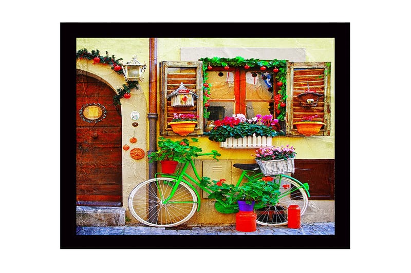 Indrammet lærredstryk i træ - 41x56 cm - Farverig cykel med blomster og dekorationer ved en charmerende dør, Grøn / Rød / Lyserød