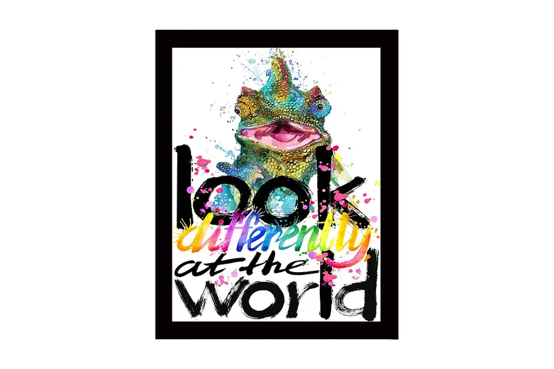 Indrammet lærredstryk i træ - 41x56 cm - Farverig kamæleon med inspirerende tekst, Grøn / Lyserød / Gul