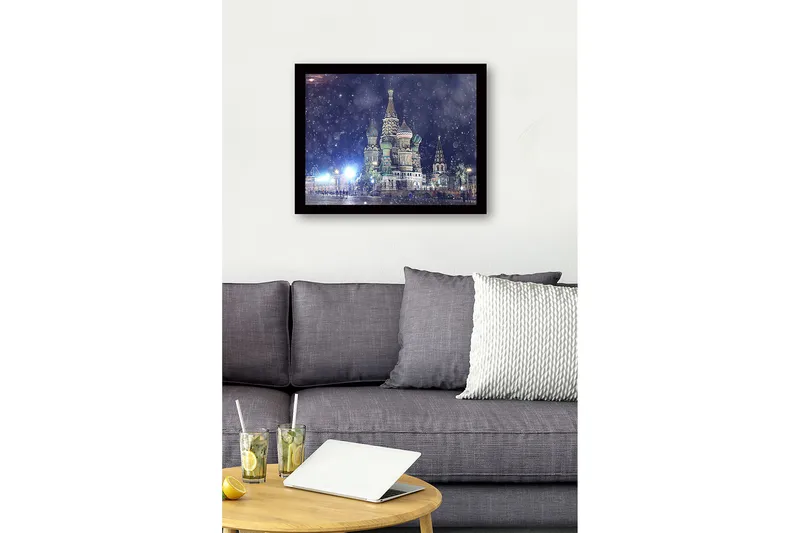 Indrammet lærredstryk i træ - 41x56 cm - Farverig kirke med kupler i forskellige former og mønstre - Grøn / Rød / Hvid - Boligtilbehør - Billeder & kunst