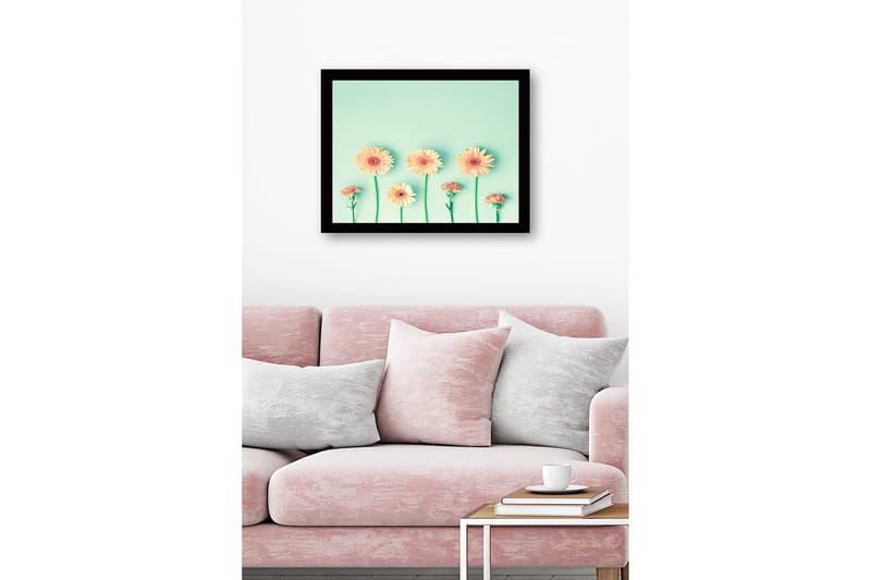 Indrammet lærredstryk i træ - 41x56 cm - Farverig række af blomster med gerbera og nellike - Lys orange / Grøn / Mintgrøn - Boligtilbehør - Billeder & kunst
