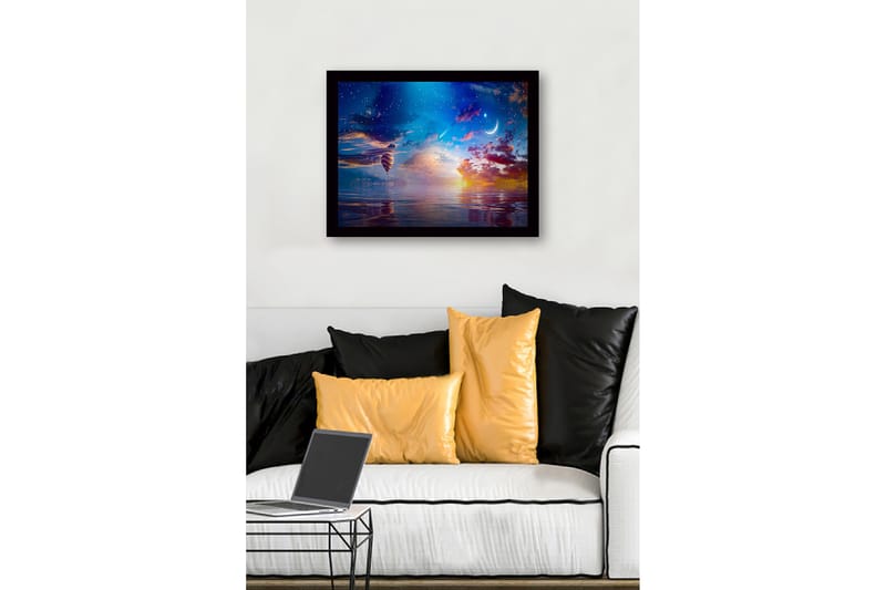 Indrammet lærredstryk i træ - 41x56 cm - Farverig varmluftballon svæver over en spejlblank sø ved solnedgang - Blå / Orange / Lilla - Boligtilbehør - Billeder & kunst