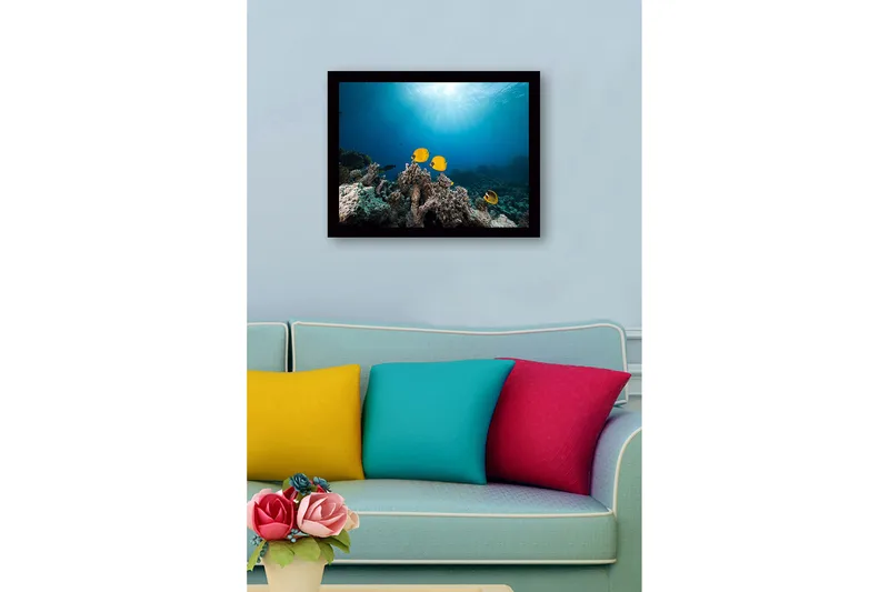 Indrammet lærredstryk i træ - 41x56 cm - Farverige fisk der svømmer blandt koralrev - Gul / Blå / Grå - Boligtilbehør - Billeder & kunst