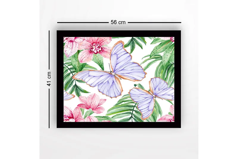 Indrammet lærredstryk i træ - 41x56 cm - Farverige sommerfugle omgivet af blomster og grønne blade - Lilla / Lyserød / Grøn - Boligtilbehør - Billeder & kunst