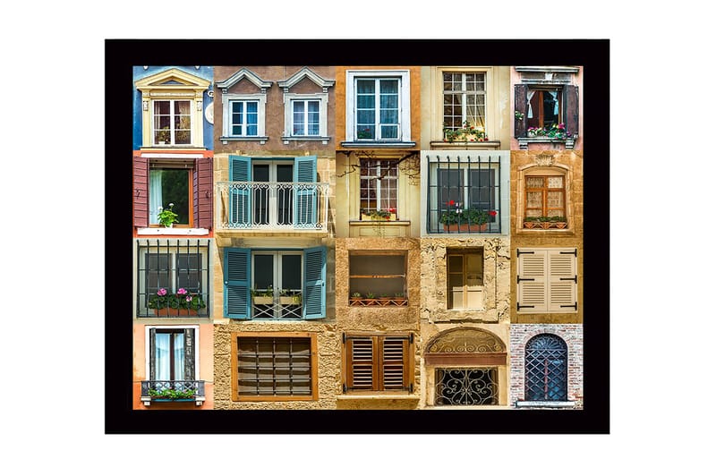 Indrammet lærredstryk i træ - 41x56 cm - Farverige vinduer og altaner i et bymiljø, Blå / Beige / Brun