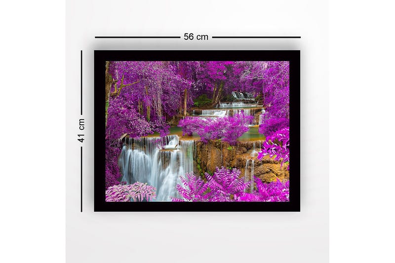 Indrammet lærredstryk i træ - 41x56 cm - Farverigt vandfald omgivet af lilla blomster og grønt - Lilla / Grøn / Blå - Boligtilbehør - Billeder & kunst