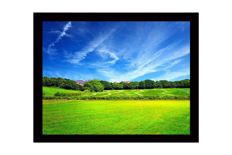 Indrammet lærredstryk i træ - 41x56 cm - Frodigt landskab med frodige enge og blå himmel, Grøn / Blå