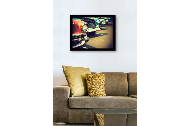 Indrammet lærredstryk i træ - 41x56 cm - Klassiske biler på række med fokus på en rød bil i forgrunden - Rød / Blå / Sølv - Boligtilbehør - Billeder & kunst