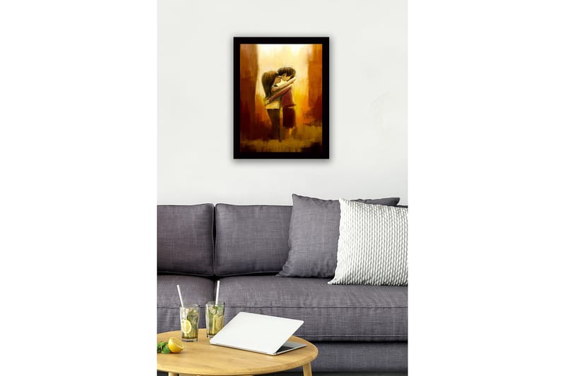 Indrammet lærredstryk i træ - 41x56 cm - Krammende par i en romantisk omfavnelse - Guld / Brun / Beige - Boligtilbehør - Billeder & kunst
