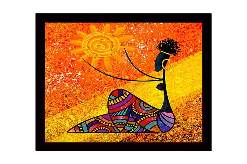 Indrammet lærredstryk i træ - 41x56 cm - Kvinde holder en sol med farverige mønstre, Orange / Sort / Gul