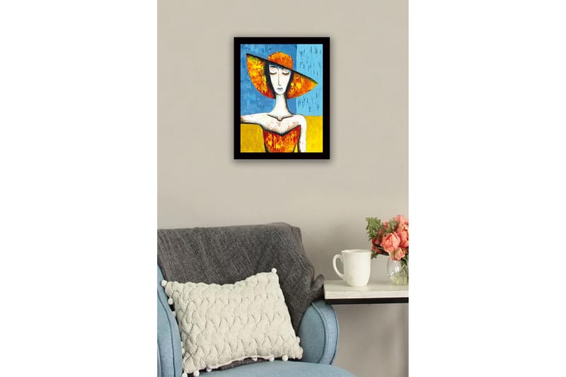 Indrammet lærredstryk i træ - 41x56 cm - Kvinde med stor hat i klare farver - Orange / Blå / Gul - Boligtilbehør - Billeder & kunst