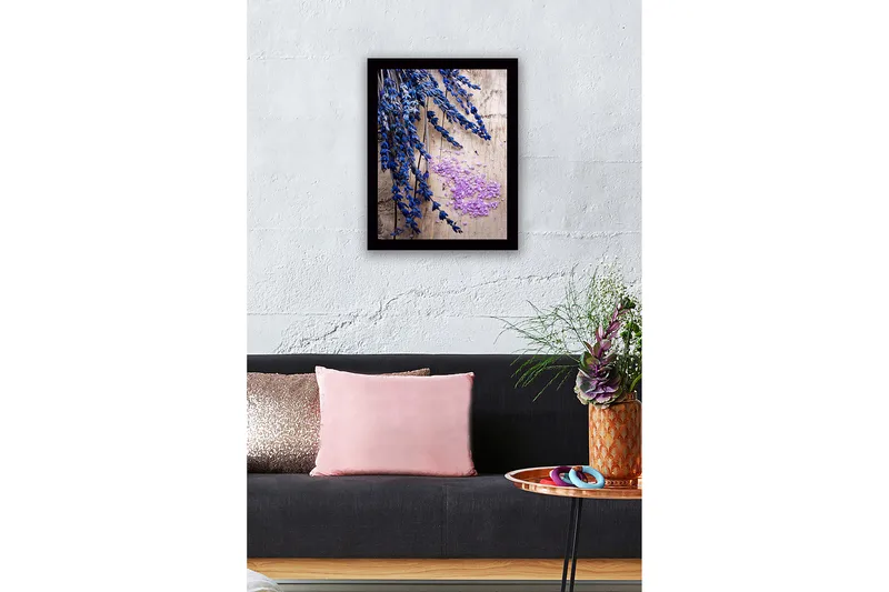 Indrammet lærredstryk i træ - 41x56 cm - Lavendelblomster med lyserøde saltkrystaller - Blå / Lilla - Boligtilbehør - Billeder & kunst