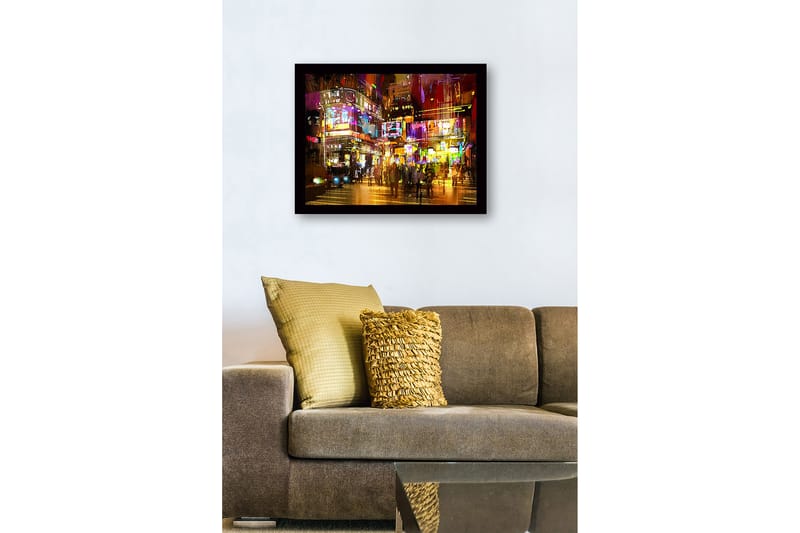 Indrammet lærredstryk i træ - 41x56 cm - Livlig byscene med neonlys og mennesker i bevægelse - Lilla / Gul / Orange - Boligtilbehør - Billeder & kunst