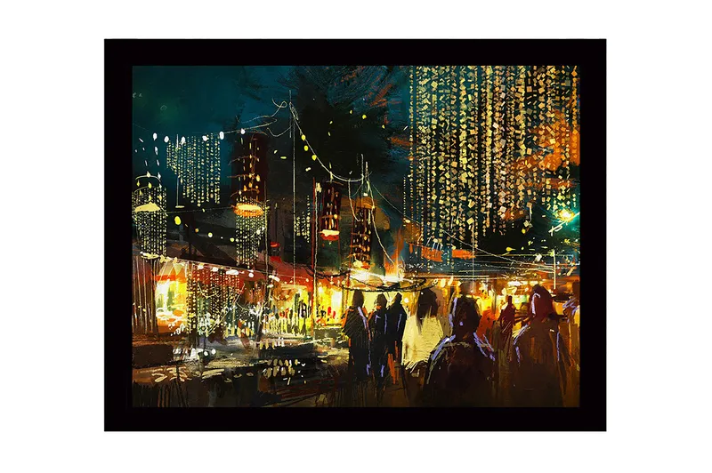 Indrammet lærredstryk i træ - 41x56 cm - Livligt natmarked med lyskæder og mennesker i bevægelse, Mørkeblå / Guld / Orange