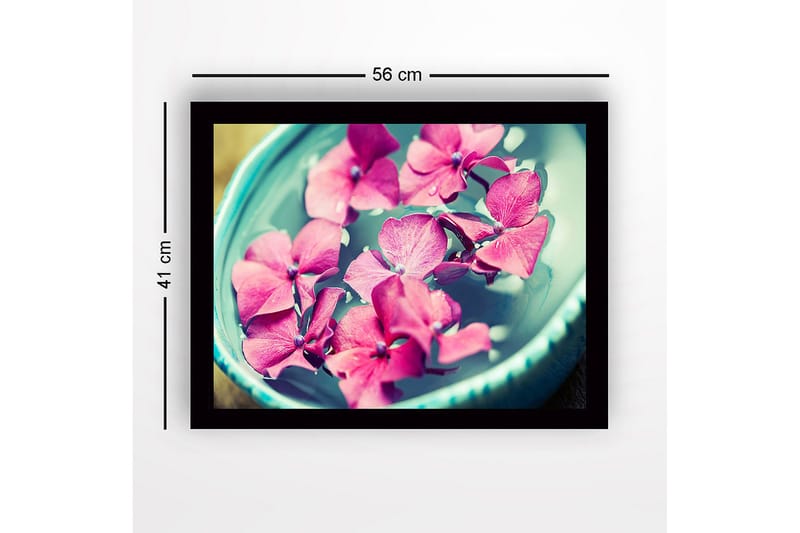 Indrammet lærredstryk i træ - 41x56 cm - Lyserøde blomster flyder i en skål med vand - Lyserød / Turkis / Grøn - Boligtilbehør - Billeder & kunst