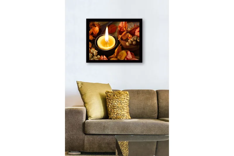 Indrammet lærredstryk i træ - 41x56 cm - Lyslanterne omgivet af tørrede blomster og frugter - Guld / Orange / Brun - Boligtilbehør - Billeder & kunst