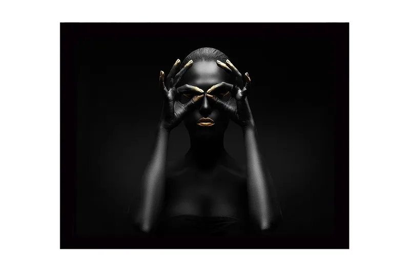 Indrammet lærredstryk i træ - 41x56 cm - Mørk silhuet af en kvinde med gyldne detaljer, der danner en maske, Sort / Guld