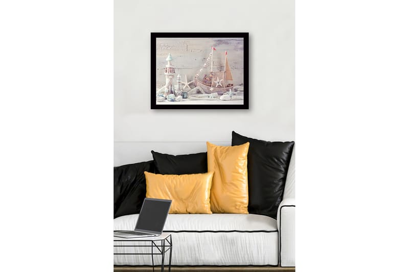 Indrammet lærredstryk i træ - 41x56 cm - Maritim ro med en båd og fyrtårne i fokus - Lyseblå / Hvid / Beige - Boligtilbehør - Billeder & kunst