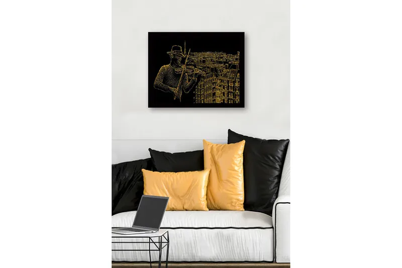 Indrammet lærredstryk i træ - 41x56 cm - Musiker spiller violin med en bysilhuet i baggrunden - Guld / Sort - Boligtilbehør - Billeder & kunst
