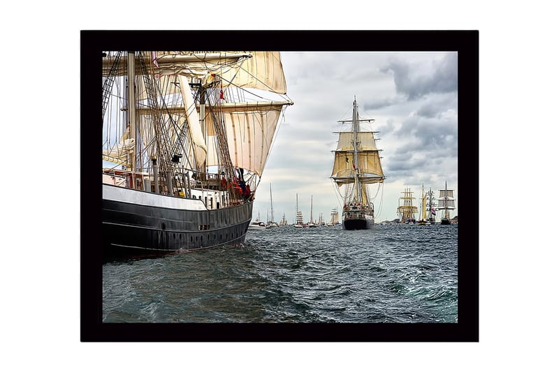 Indrammet lærredstryk i træ - 41x56 cm - Sejlbåde på et stormfuldt hav, Mørkeblå / Beige / Grå