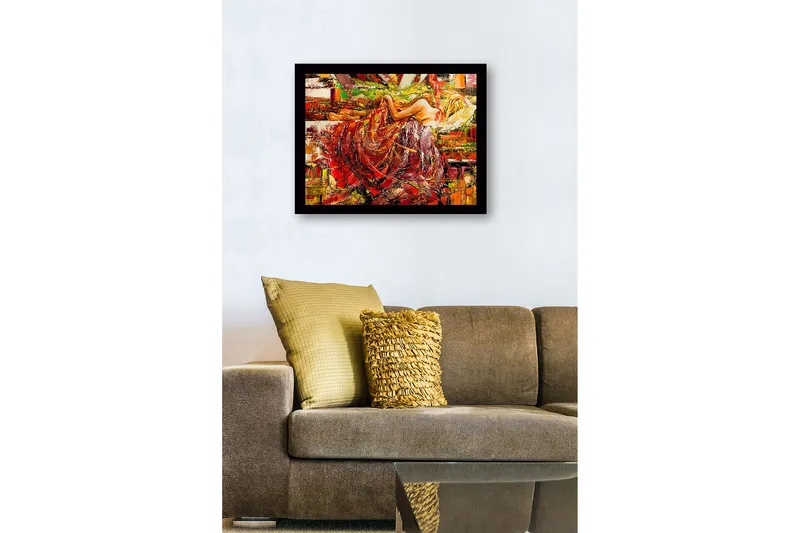 Indrammet lærredstryk i træ - 41x56 cm - Sensuel kvinde i farverig kjole hviler på en sofa - Rød / Gul / Grøn - Boligtilbehør - Billeder & kunst
