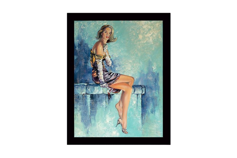 Indrammet lærredstryk i træ - 41x56 cm - Siddende kvinde med elegant tøj og en afslappet positur, Blå / Hudtone / Sort
