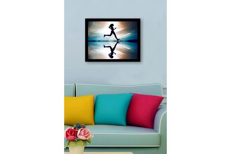 Indrammet lærredstryk i træ - 41x56 cm - Silhuet af en løber i bevægelse over en spejllignende overflade - Mørkeblå / Orange / Lyseblå - Boligtilbehør - Billeder & kunst