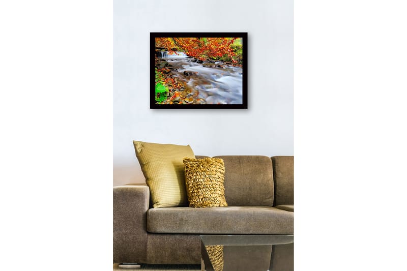 Indrammet lærredstryk i træ - 41x56 cm - Smuk bæk med efterårsfarver og rindende vand - Orange / Grøn / Brun - Boligtilbehør - Billeder & kunst