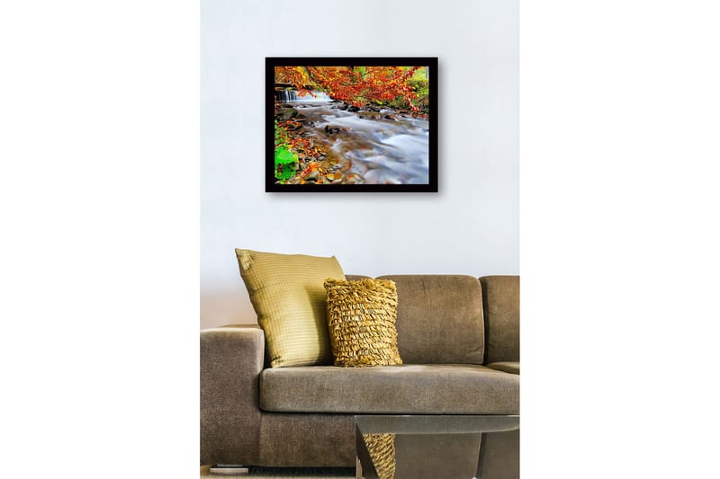 Indrammet lærredstryk i træ - 41x56 cm - Smuk bæk med efterårsfarver og rindende vand - Orange / Grøn / Brun - Boligtilbehør - Billeder & kunst