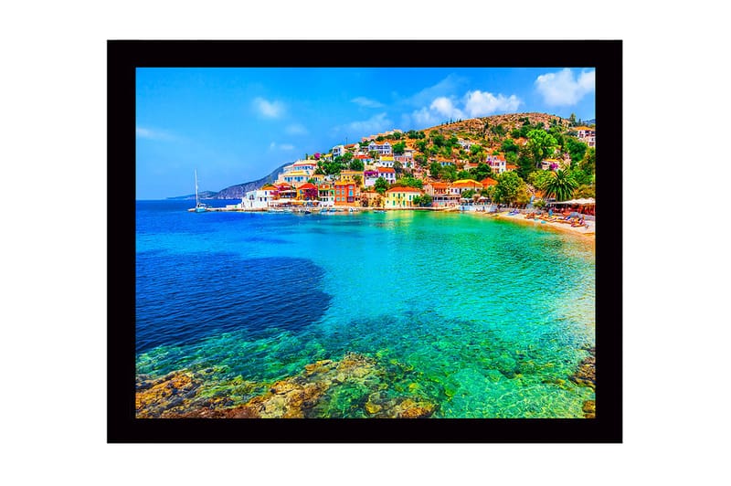 Indrammet lærredstryk i træ - 41x56 cm - Smuk kystlinje med farverige huse ved havet - Turkis / Blå / Grøn - Boligtilbehør - Billeder & kunst