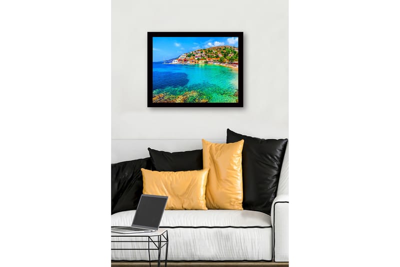 Indrammet lærredstryk i træ - 41x56 cm - Smuk kystlinje med farverige huse ved havet - Turkis / Blå / Grøn - Boligtilbehør - Billeder & kunst