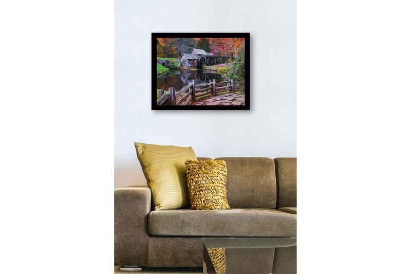 Indrammet lærredstryk i træ - 41x56 cm - Smuk mølle ved en spejlblank sø omgivet af efterårsfarver - Grøn / Orange / Brun - Boligtilbehør - Billeder & kunst