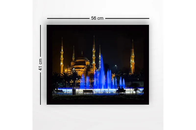 Indrammet lærredstryk i træ - 41x56 cm - Smuk moské oplyst af gyldne lys med et springvand i blåt vand - Guld / Blå - Boligtilbehør - Billeder & kunst