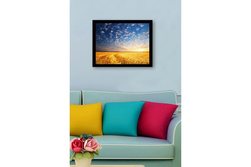 Indrammet lærredstryk i træ - 41x56 cm - Smuk solnedgang over en gylden hvedemark - Guld / Blå / Hvid - Boligtilbehør - Billeder & kunst