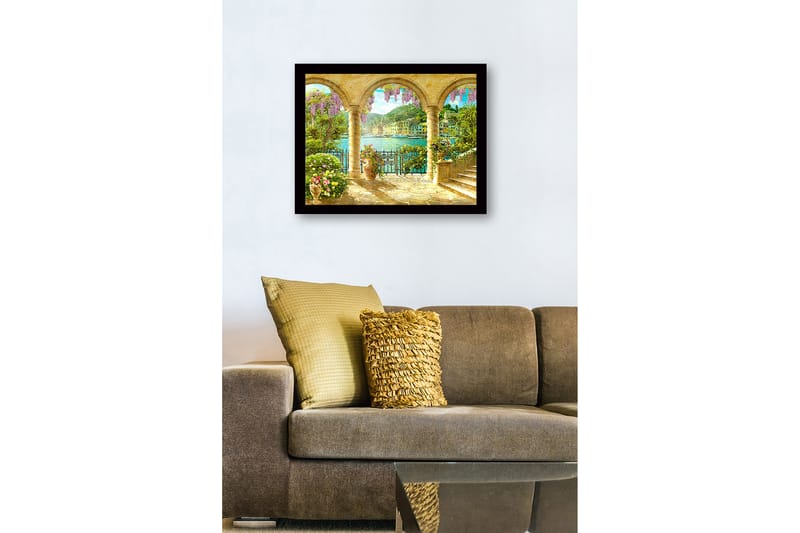 Indrammet lærredstryk i træ - 41x56 cm - Smuk udsigt gennem buen med blomster og havet i baggrunden - Lilla / Grøn / Guld - Boligtilbehør - Billeder & kunst
