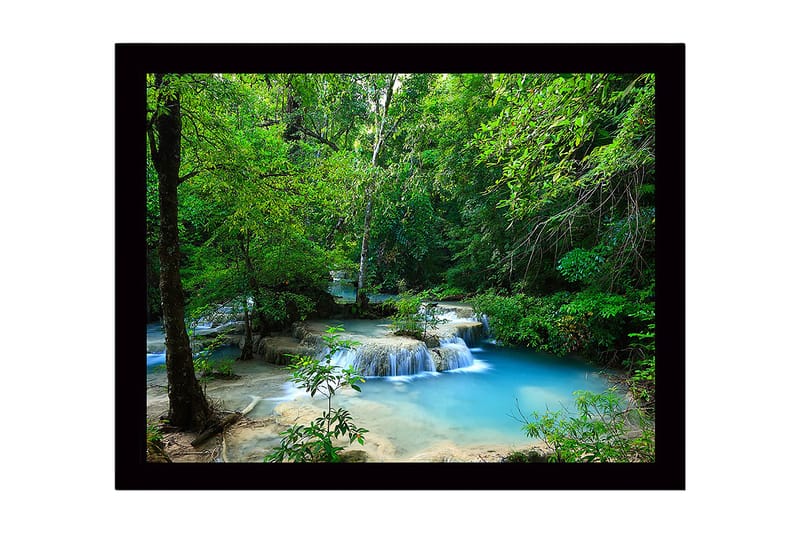 Indrammet lærredstryk i træ - 41x56 cm - Smukt vandfald i et frodigt skovmiljø, Grøn / Blå / Beige