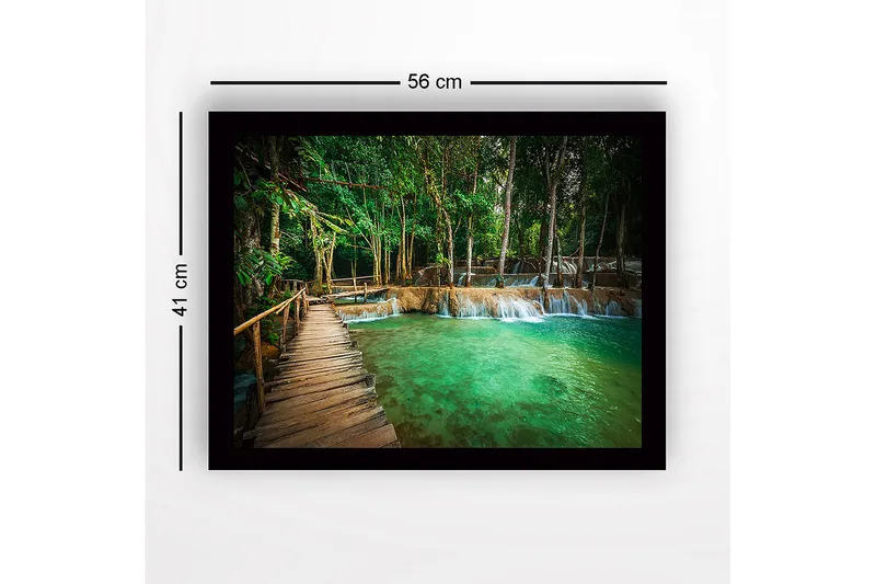 Indrammet lærredstryk i træ - 41x56 cm - Smukt vandfald med frodige omgivelser - Grøn / Turkis / Brun - Boligtilbehør - Billeder & kunst