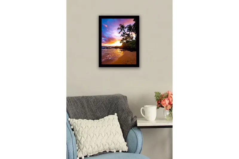 Indrammet lærredstryk i træ - 41x56 cm - Solnedgang over en tropisk strand med palmer og mousserende vand - Lilla / Orange / Grøn - Boligtilbehør - Billeder & kunst
