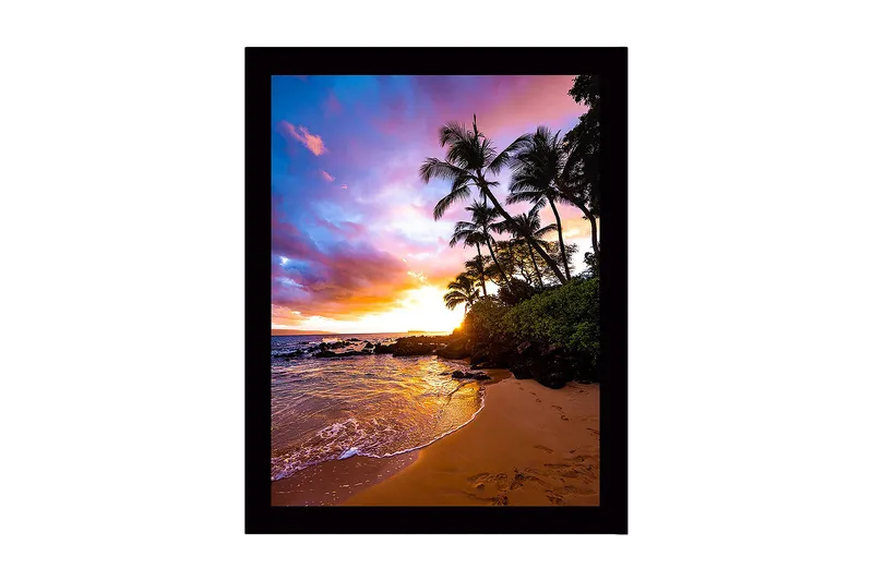 Indrammet lærredstryk i træ - 41x56 cm - Solnedgang over en tropisk strand med palmer og mousserende vand, Lilla / Orange / Grøn