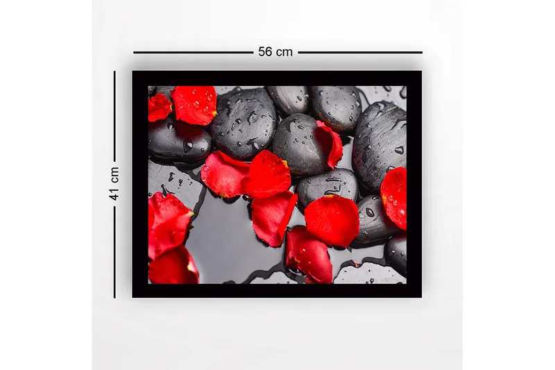 Indrammet lærredstryk i træ - 41x56 cm - Sorte sten med røde rosenblade og vanddråber - Rød / Sort - Boligtilbehør - Billeder & kunst