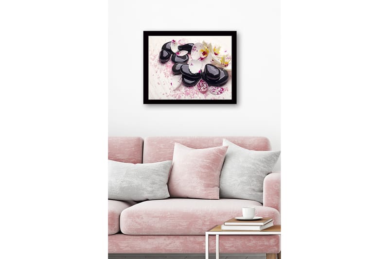 Indrammet lærredstryk i træ - 41x56 cm - Sorte sten omgivet af hvide og lilla orkideblade - Sort / Hvid / Lilla - Boligtilbehør - Billeder & kunst