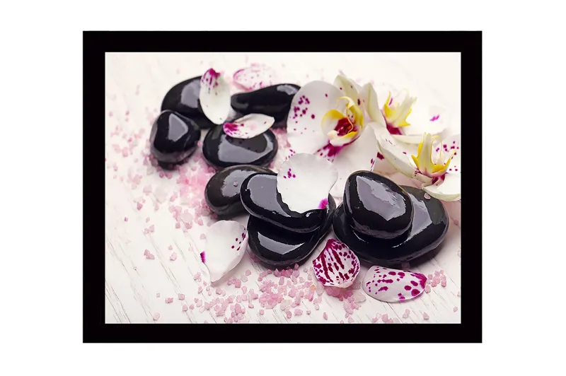 Indrammet lærredstryk i træ - 41x56 cm - Sorte sten omgivet af hvide og lilla orkideblade, Sort / Hvid / Lilla