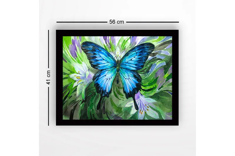 Indrammet lærredstryk i træ - 41x56 cm - Storslået blå sommerfugl i et grønt og lilla miljø - Blå / Grøn / Lilla - Boligtilbehør - Billeder & kunst