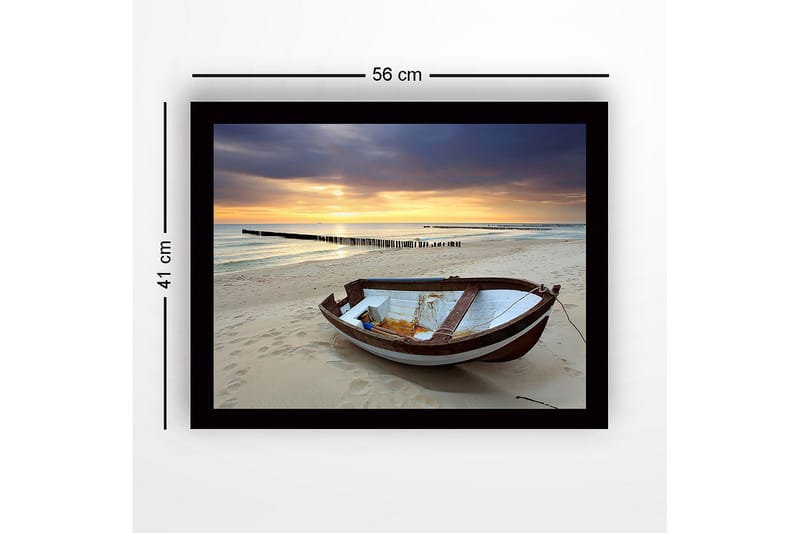Indrammet lærredstryk i træ - 41x56 cm - Strand med en gammel båd i solnedgangens lys - Blå / Orange / Hvid - Boligtilbehør - Billeder & kunst