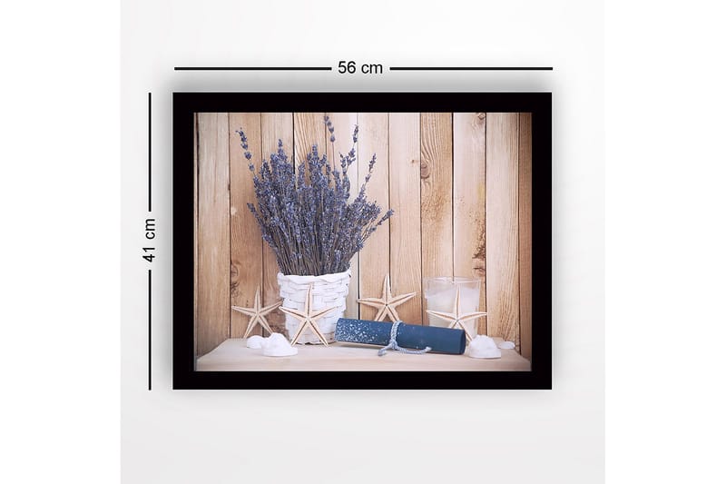 Indrammet lærredstryk i træ - 41x56 cm - Tørret lavendel i en hvid kurv med søstjerner og en rulle papir - Lilla / Hvid / Blå - Boligtilbehør - Billeder & kunst